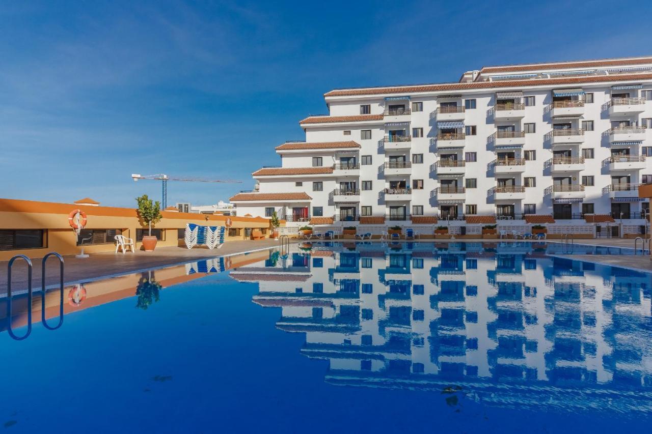 Seguro Spacious Apartment With Roomy Terrace Puerto de Santiago  Bagian luar foto