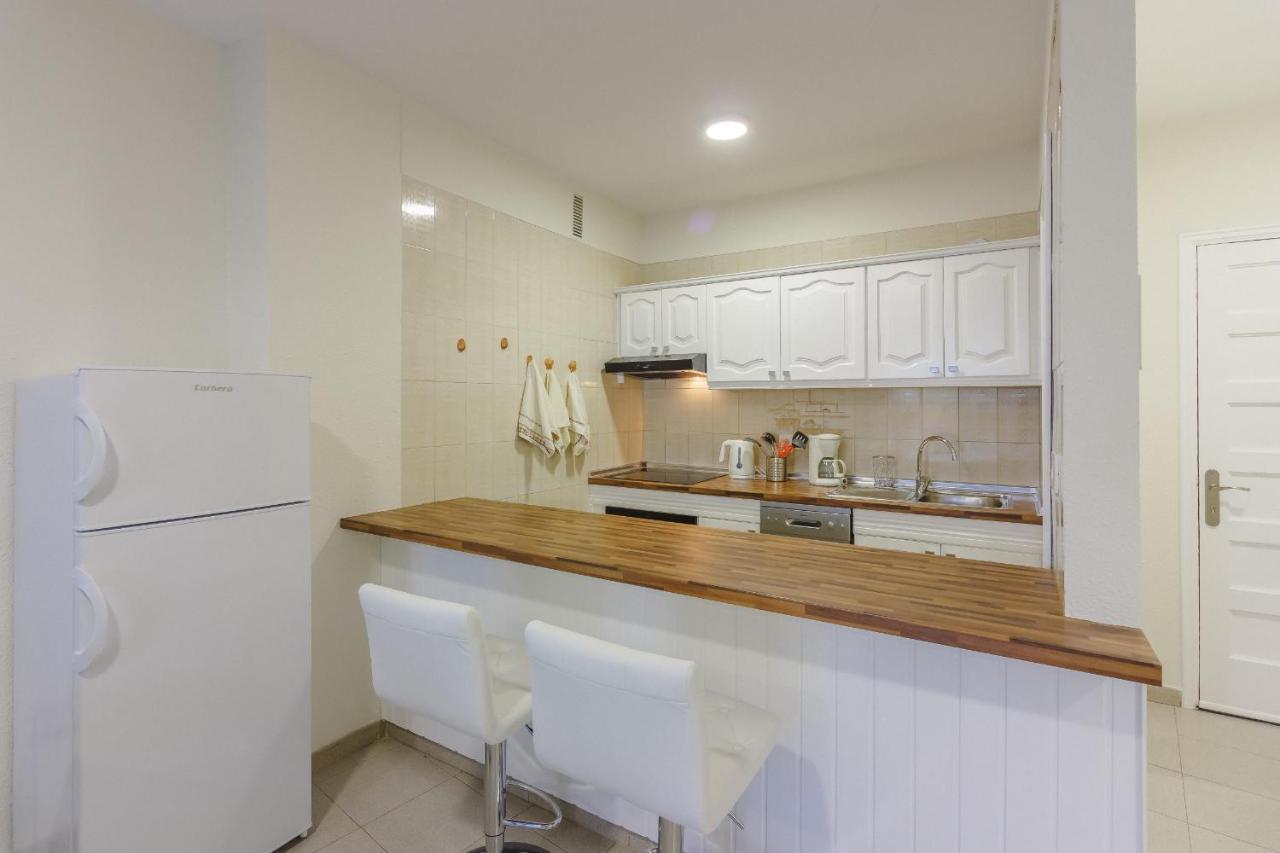 Seguro Spacious Apartment With Roomy Terrace Puerto de Santiago  Bagian luar foto