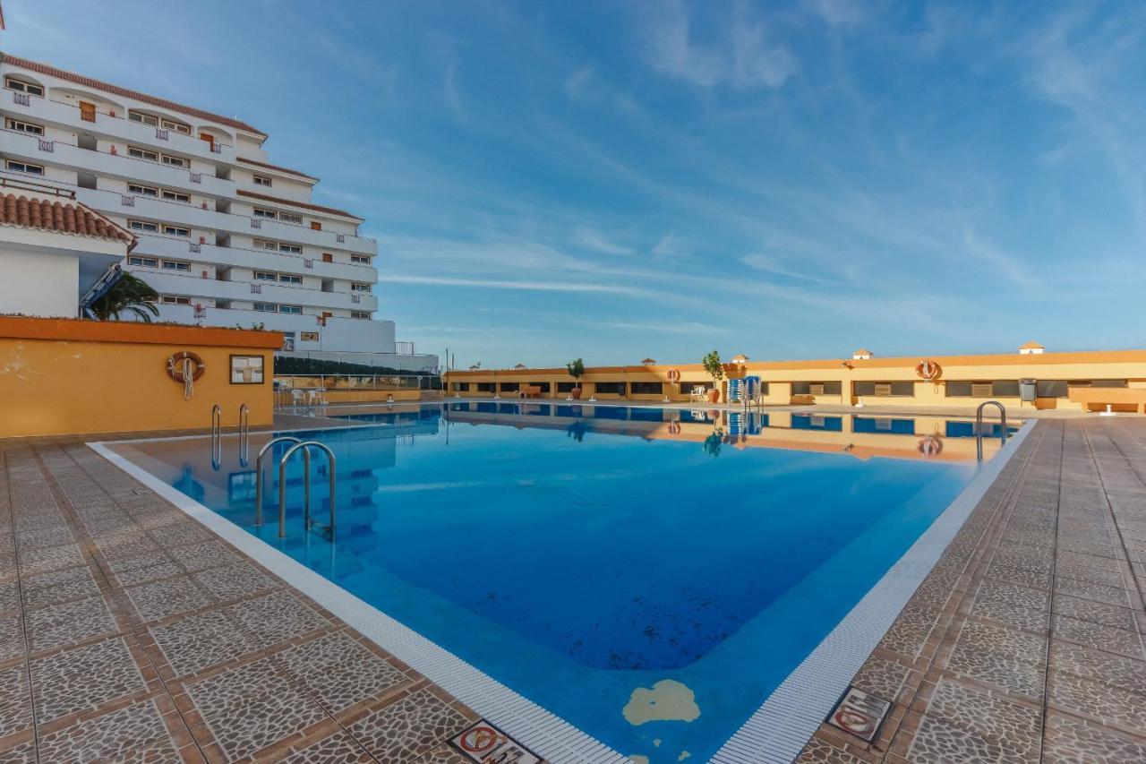 Seguro Spacious Apartment With Roomy Terrace Puerto de Santiago  Bagian luar foto