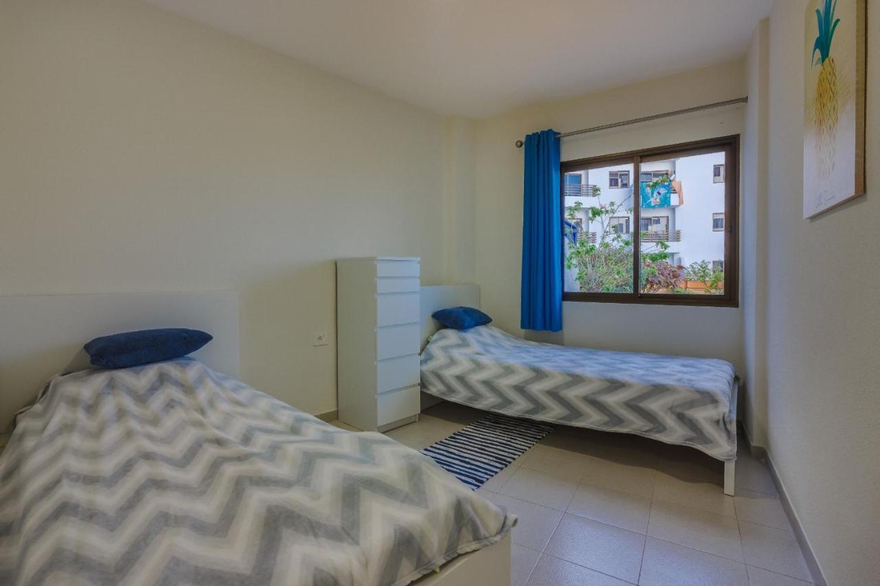Seguro Spacious Apartment With Roomy Terrace Puerto de Santiago  Bagian luar foto